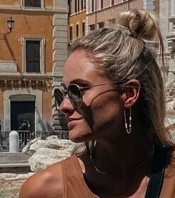 Anna Bauer (annavvba)