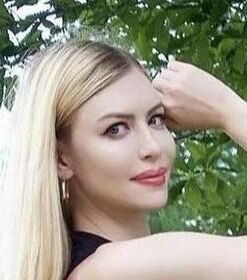 Anna Leggy