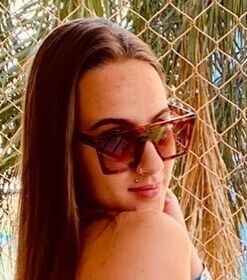 Anna Menezes