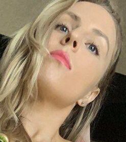 Anna Parrot