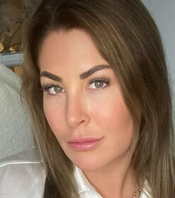 Anna Stone