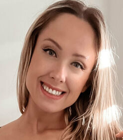 Anna Storm Xo
