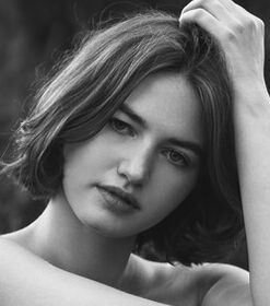 Anna Täuber
