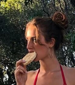 Anna Van Patten