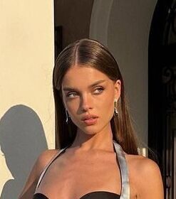 Anna Zak